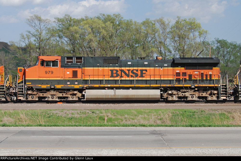 BNSF 979